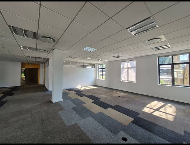 1,528M² OFFICE TO LET IN ILLOVO